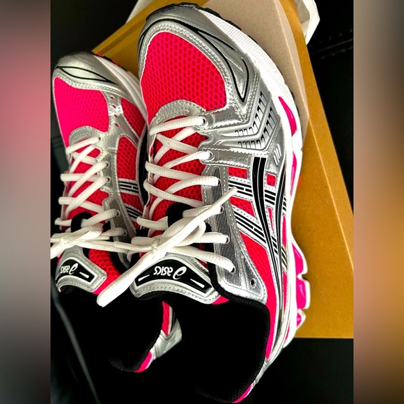 Pink ASICS (Men) - Picture 2 of 2